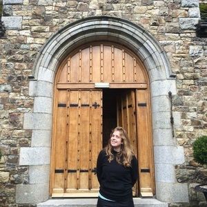 Meet your Posher, Caitlyn